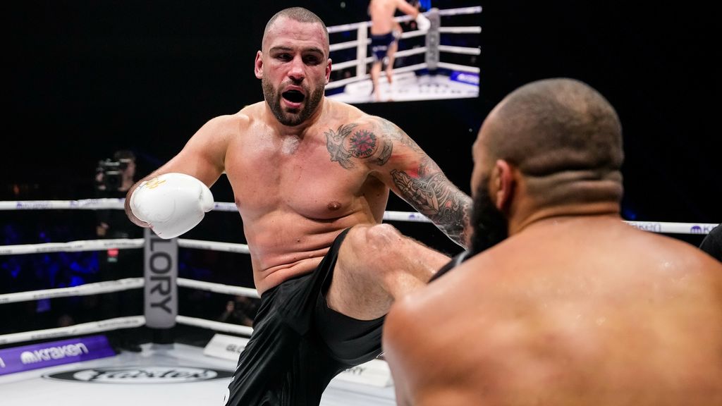 Kickboksers Zimmerman en Plazibat gaan met zes anderen strijden om kampioensriem Verhoeven