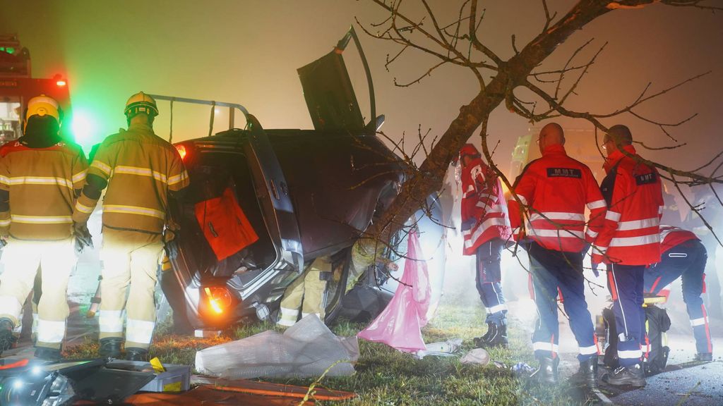 Foto: Twee jongeren zwaargewond door ongeluk bij Heeswijk-Dinther