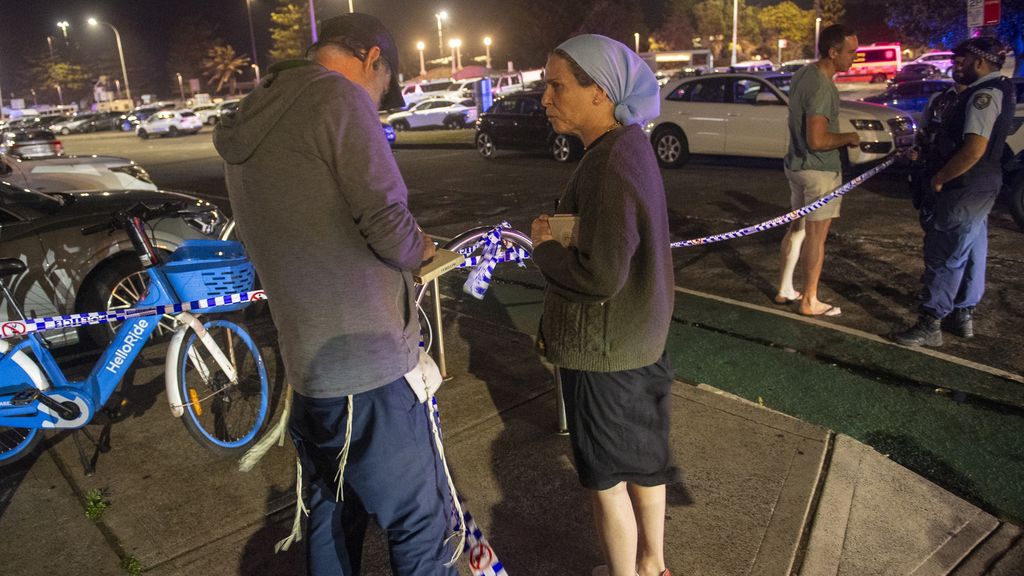 Foto: Getuigen van aanslag Bondi Beach: 'Prachtige dag verpest door iemand vol haat'