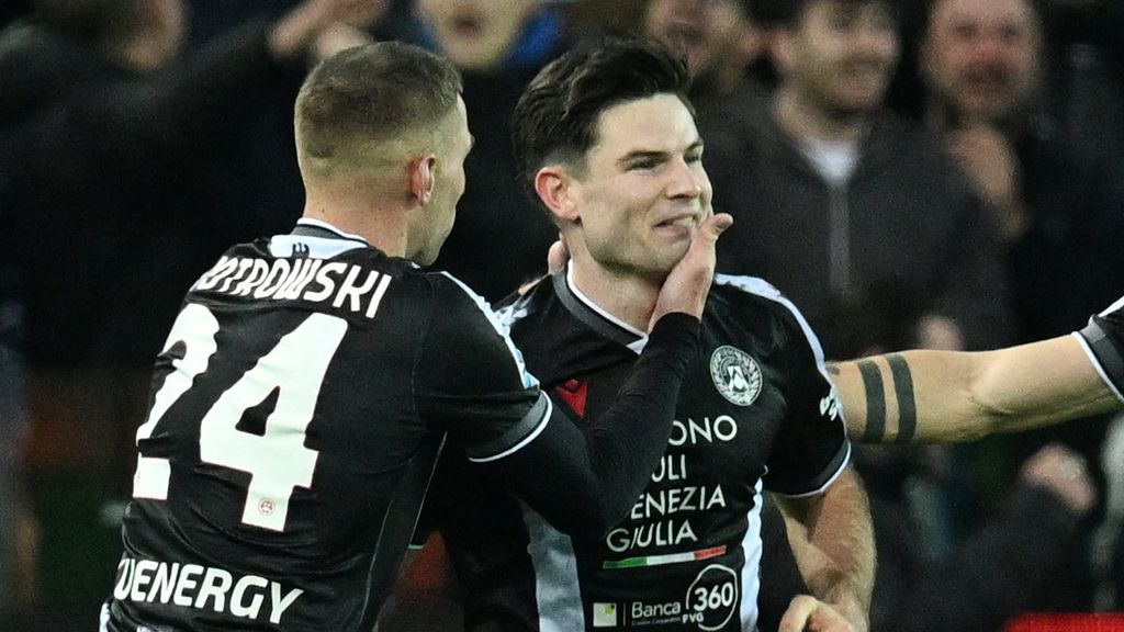 Ekkelenkamp helpt Udinese aan winst op titelhouder Napoli, Inter nieuwe koploper