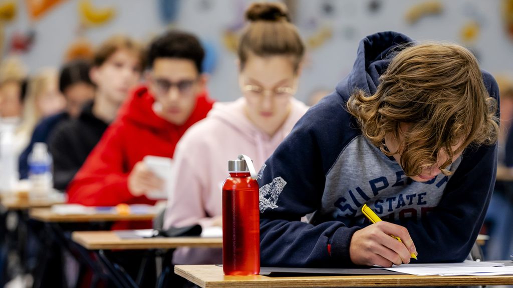 Foto: Scholieren later vaker in problemen door matsen in coronatijd