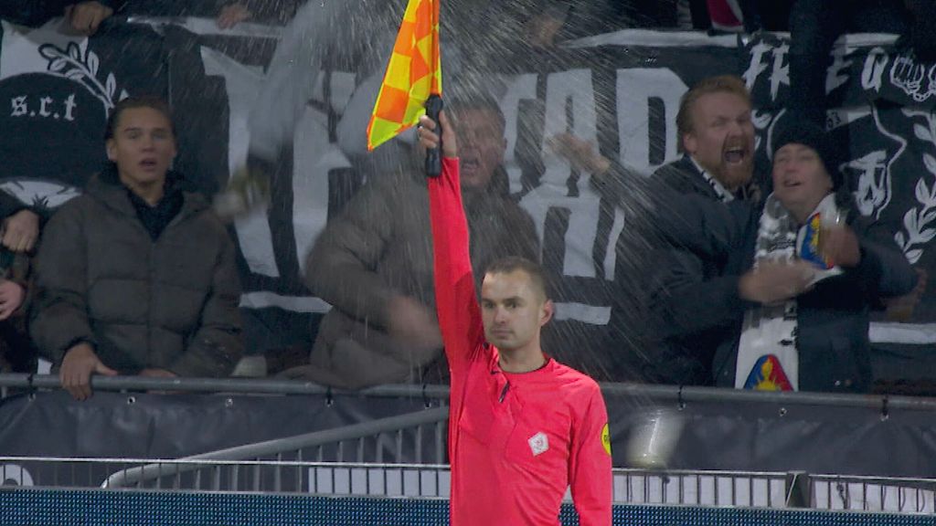 Telstar wil landelijk stadionverbod voor fan die bier naar grensrechter gooide