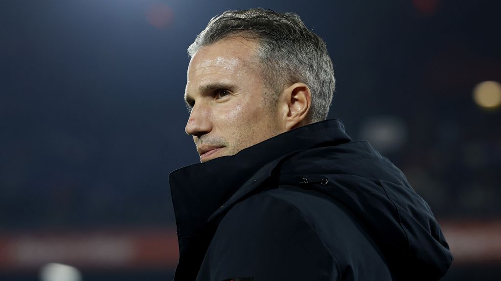 Van Persie wijst mentor van de hand, maar spart wel met Hiddink en Van Basten