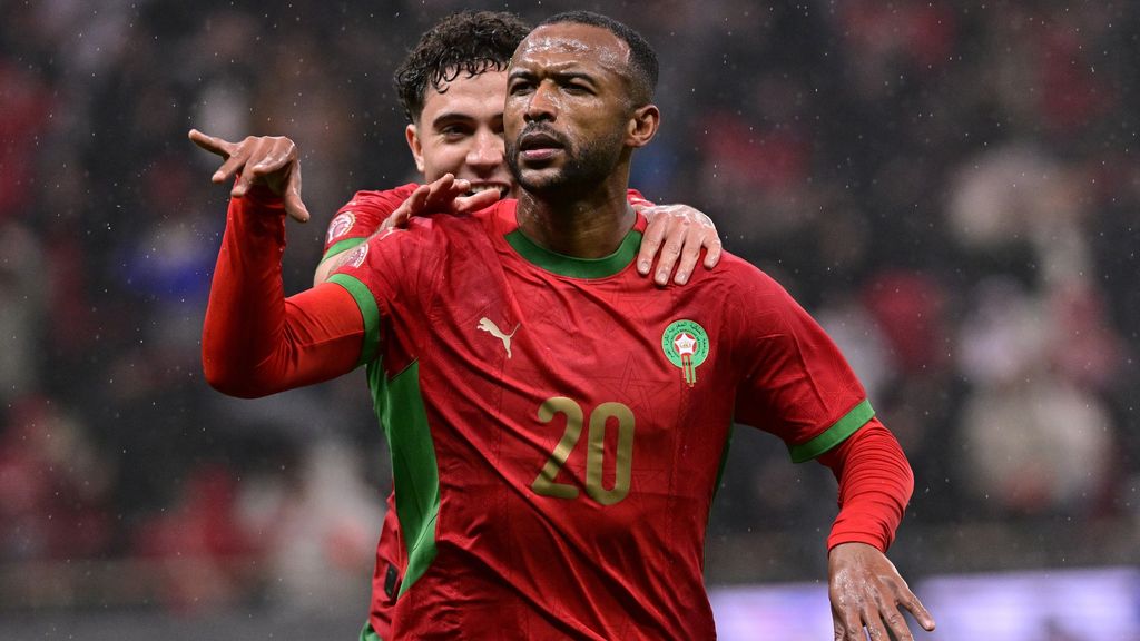 Gastland Marokko met moeite én omhaal langs Comoren in openingsduel Afrika Cup