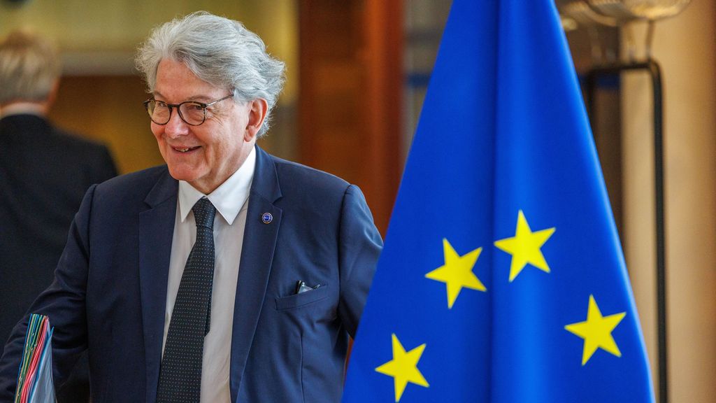 Foto: Europa hekelt Amerikaanse inreisverboden: 'Komt neer op intimidatie en dwang'