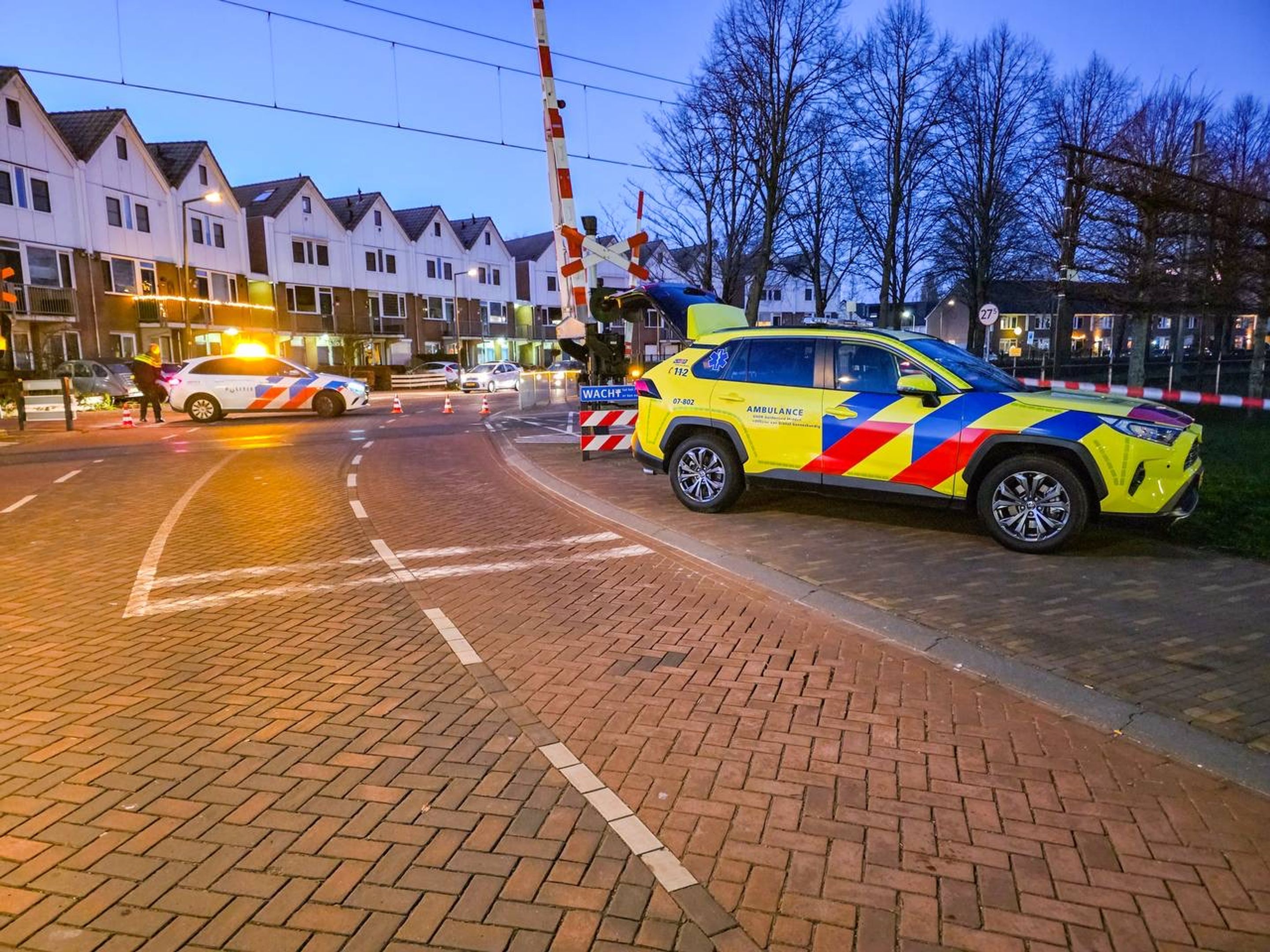 Automobilist rijdt in op groep mensen in Ede: vier gewonden