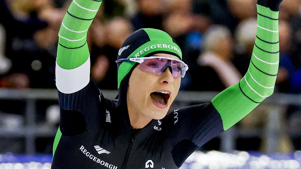 Kok ongenaakbaar op 500 meter, Leerdam doet goede zaken voor olympisch ticket