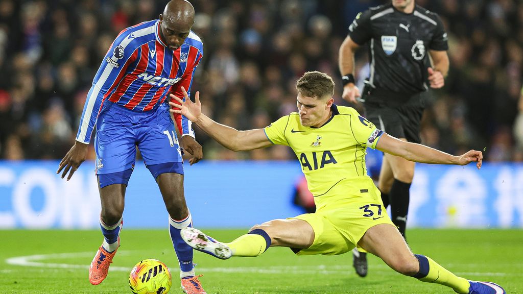 Met Van de Ven als aanvoerder pakken Spurs winst bij Crystal Palace