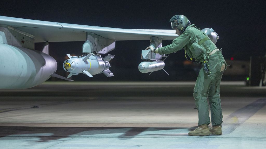 Foto: VK en Frankrijk bombarderen IS-complex in Syrië