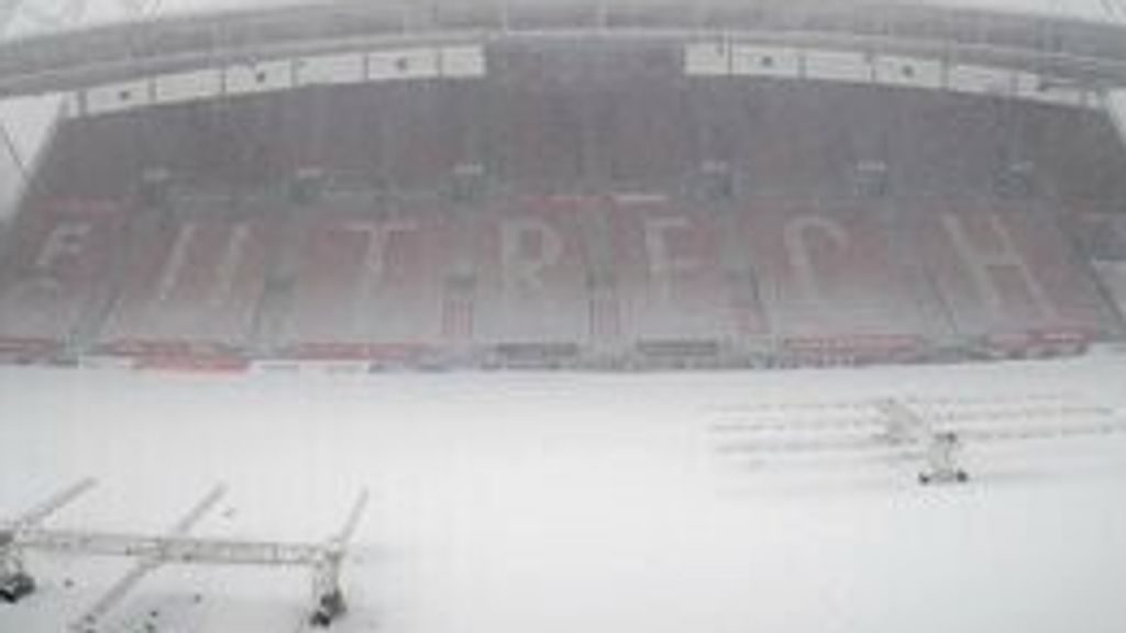 KNVB ondanks winterweer nog niet concreet bezig met uitstellen herstart eredivisie