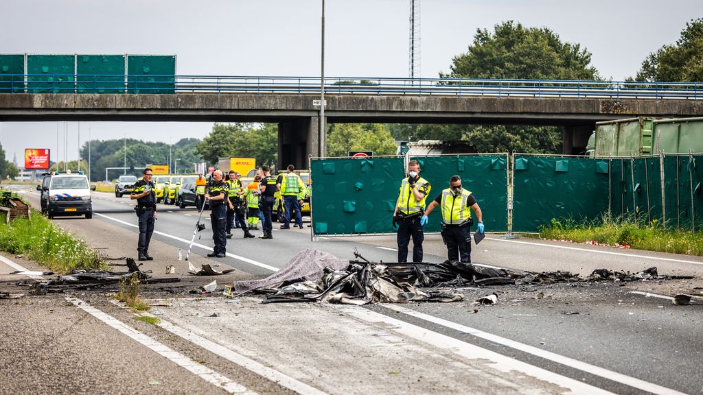 Foto: OVV: onduidelijk wat neerstorten vliegtuig op A58 veroorzaakte
