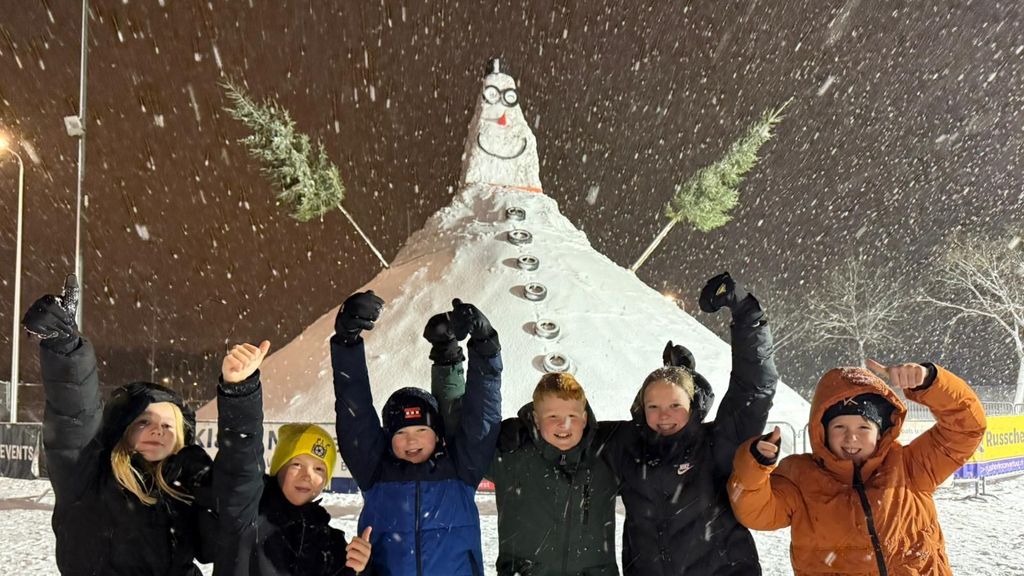 Hier staat de grootste sneeuwpop van Nederland