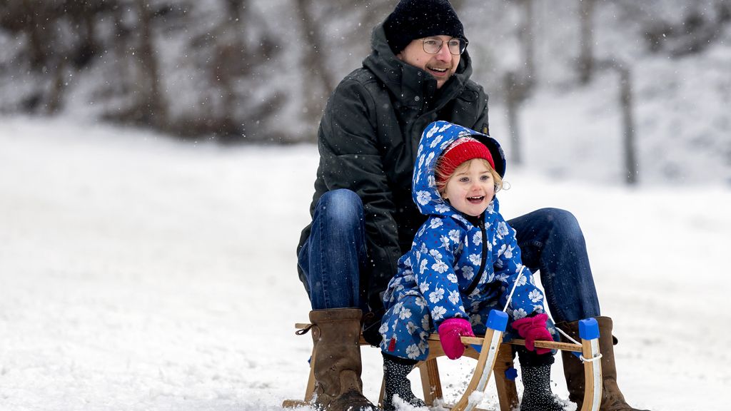 Foto: Veel sneeuw en harde wind verwacht in Noord-Nederland, elders regen