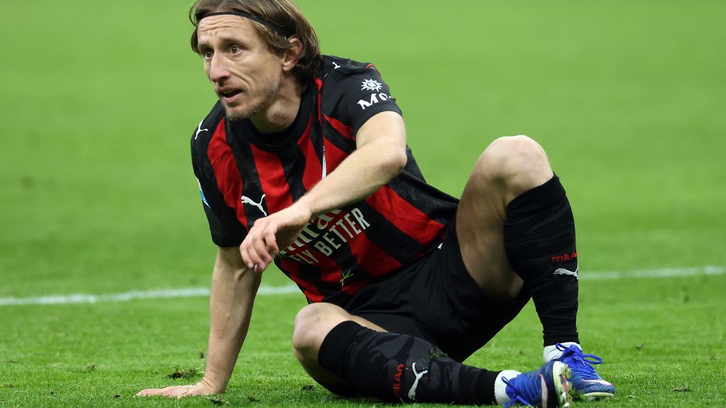 AC Milan ontsnapt aan nederlaag bij laagvlieger Genoa en raakt achterop bij Inter