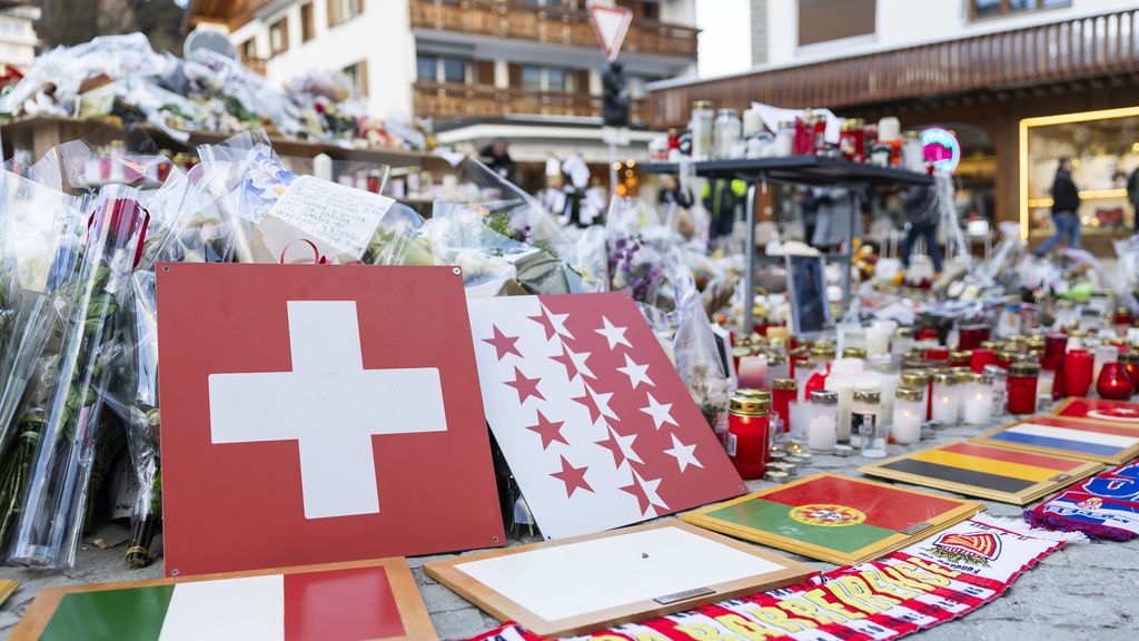 Foto: Zwitserland herdenkt slachtoffers dodelijke brand skioord Crans-Montana