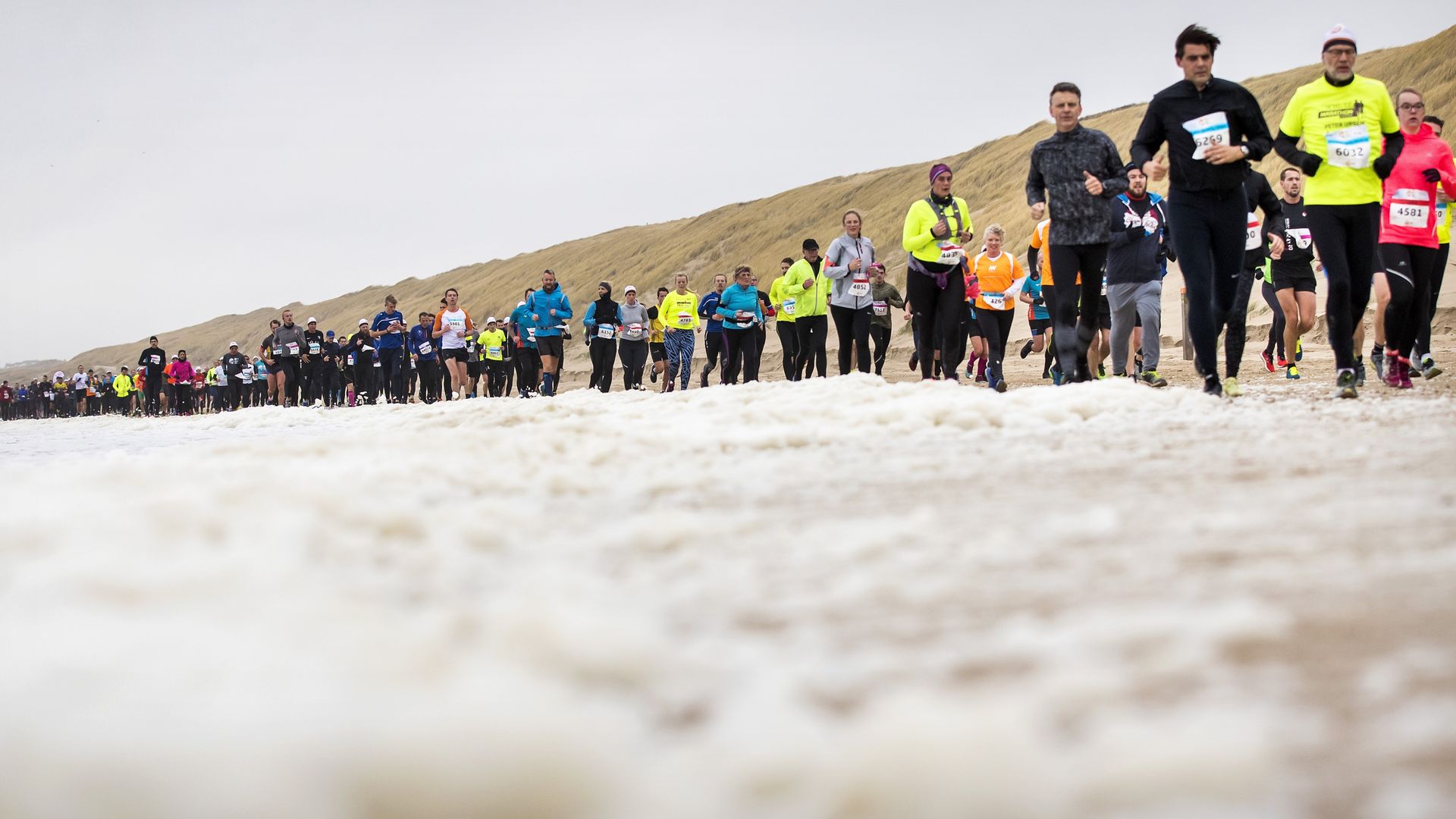 Gevoelstemperatuur van -10, maar Egmond halve marathon lijkt zondag door te gaan