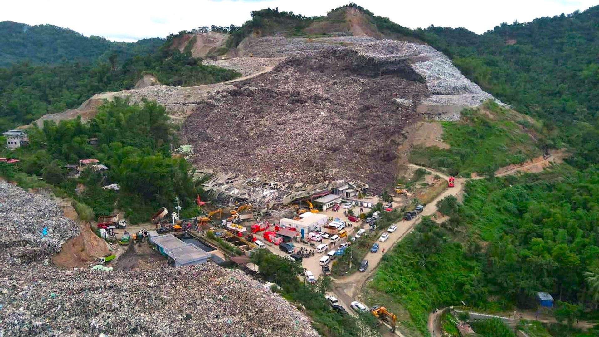 Afvalberg in de Filipijnen stort in, tientallen mensen vermist
