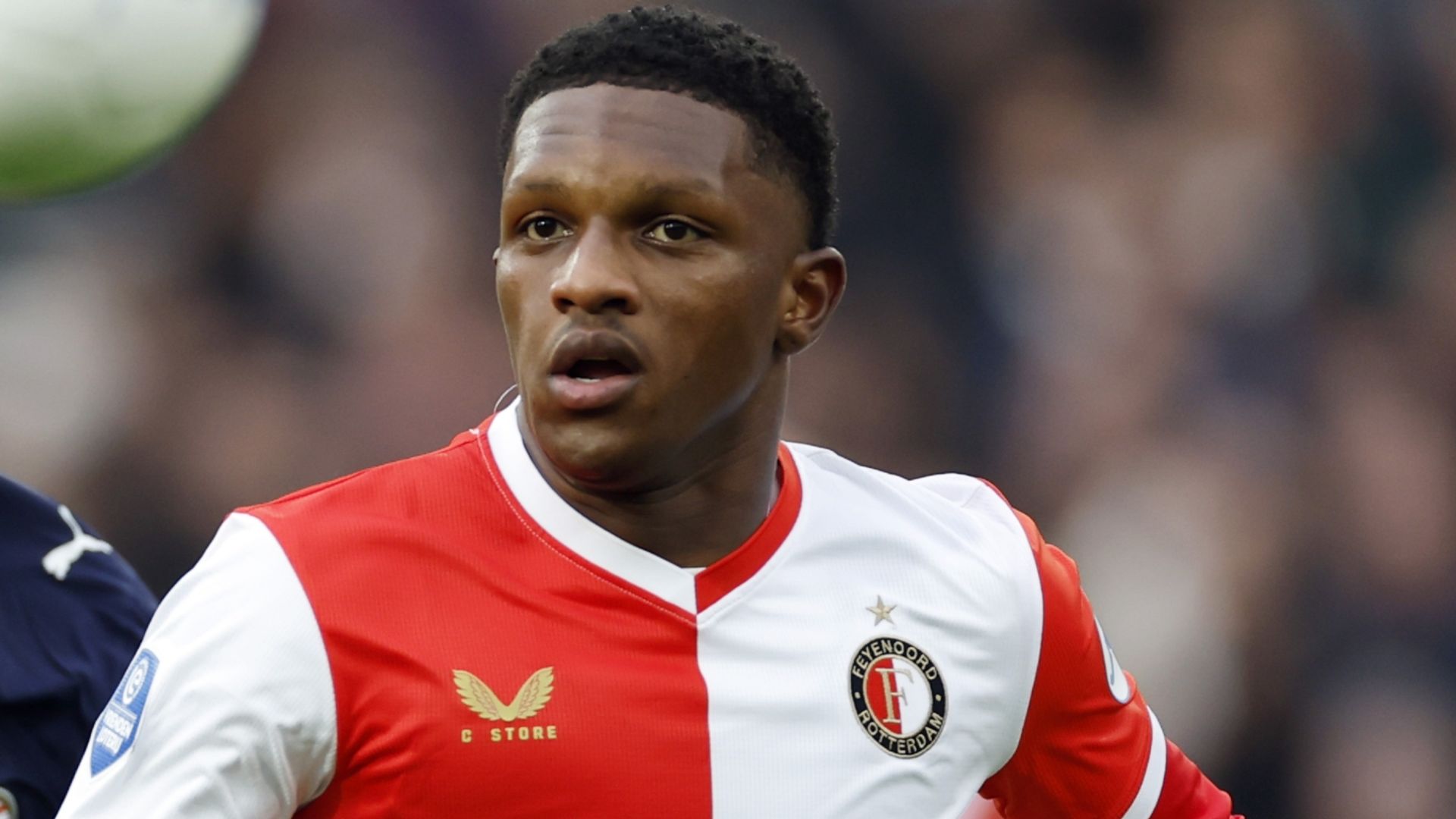 KNVB verwacht dat duels zaterdag en zondag doorgaan • Feyenoord heeft Steijn en Read terug