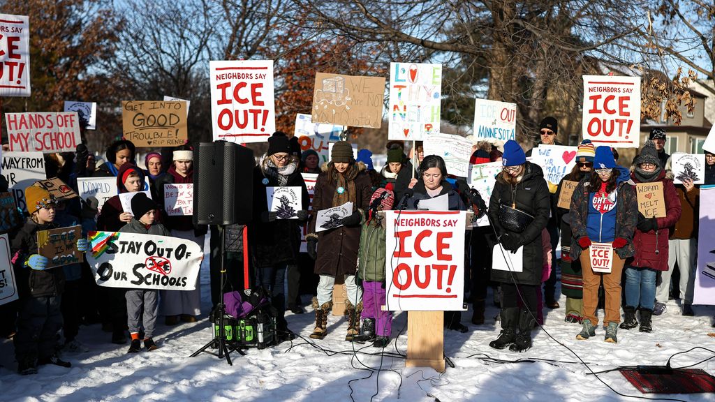 Foto: Minnesota begint eigen onderzoek naar doodschieten vrouw door ICE-agent