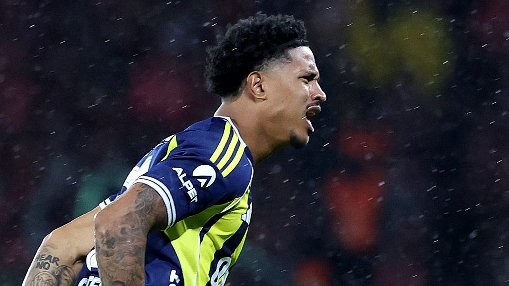 Fenerbahçe wint Turkse supercup, Oosterwolde trefzeker in finale tegen Galatasaray