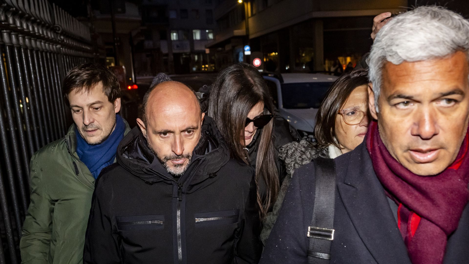 'Personeelsdeur bar Crans-Montana zat op slot, eigenaar plaatste ontvlambare platen'