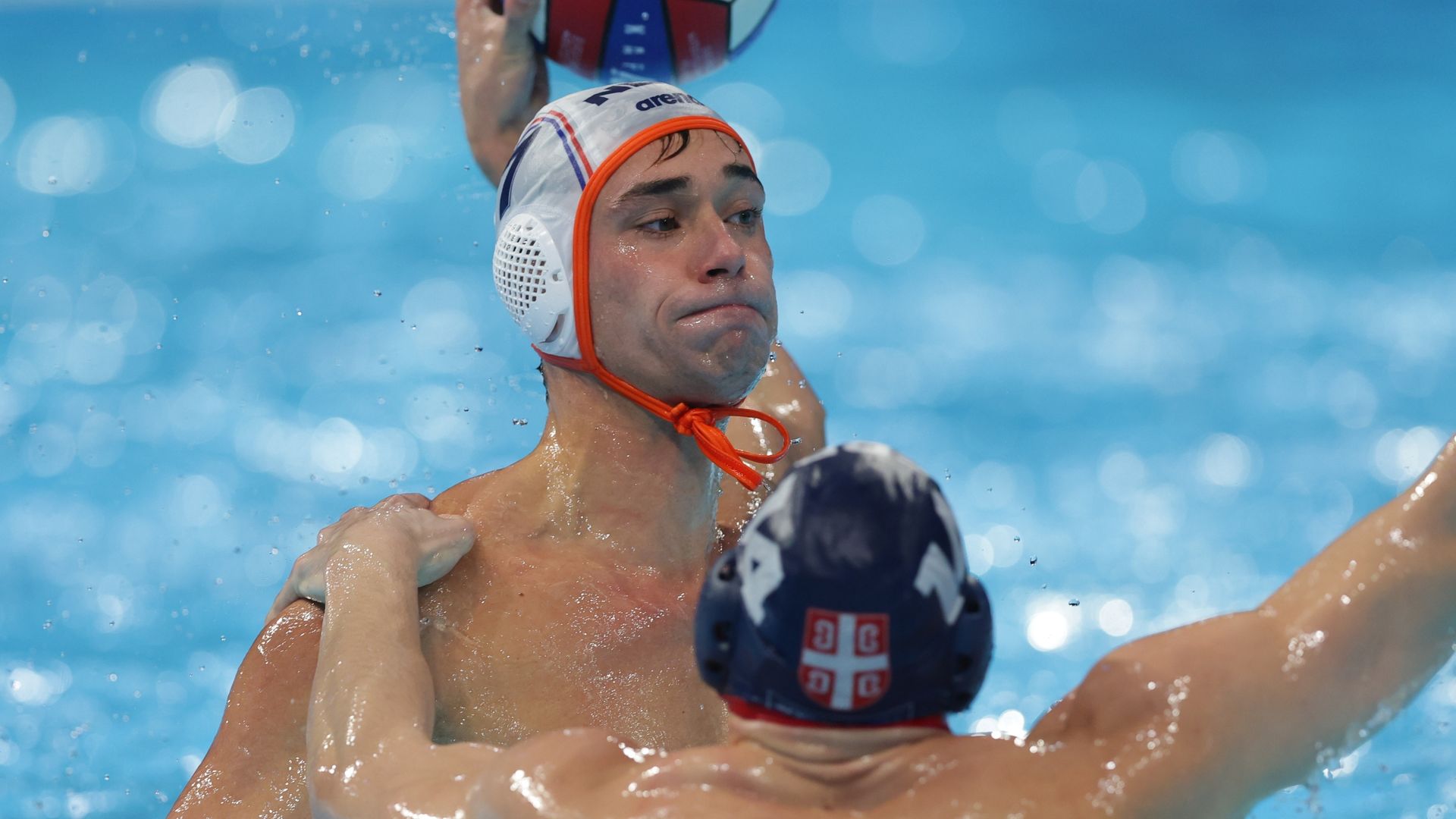 Net geen stunt waterpoloërs op EK: olympisch kampioen Servië wint na strafworpen