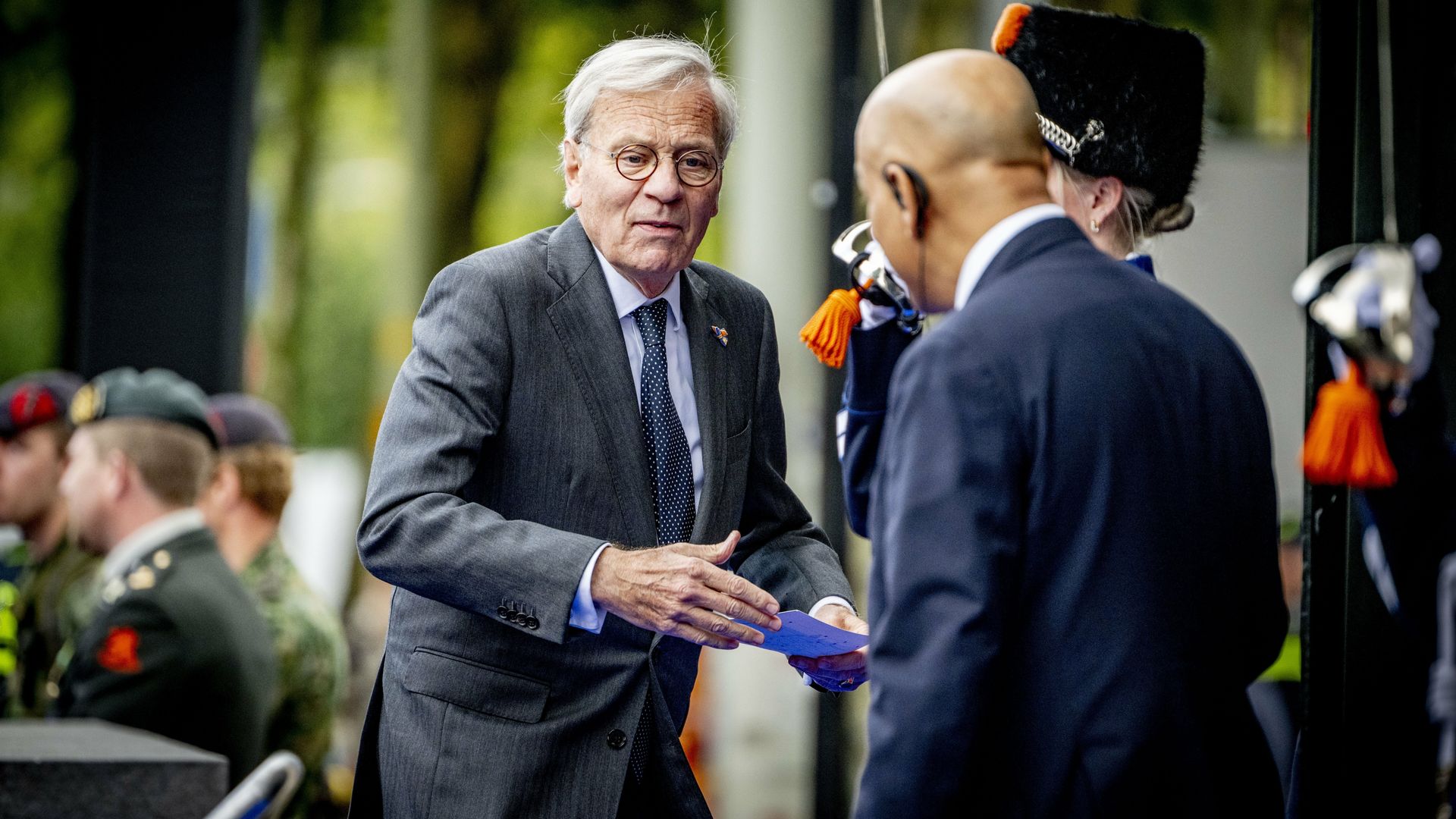 Oud-NAVO-baas De Hoop Scheffer roept kabinet op: meer geld naar diplomaten