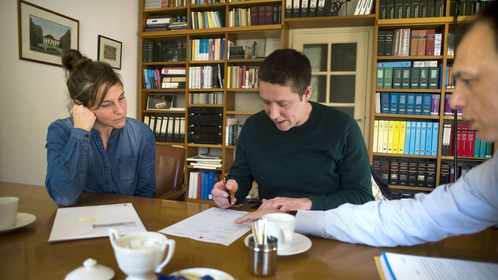 Grote drukte bij notariskantoren: meer akten met minder notarissen