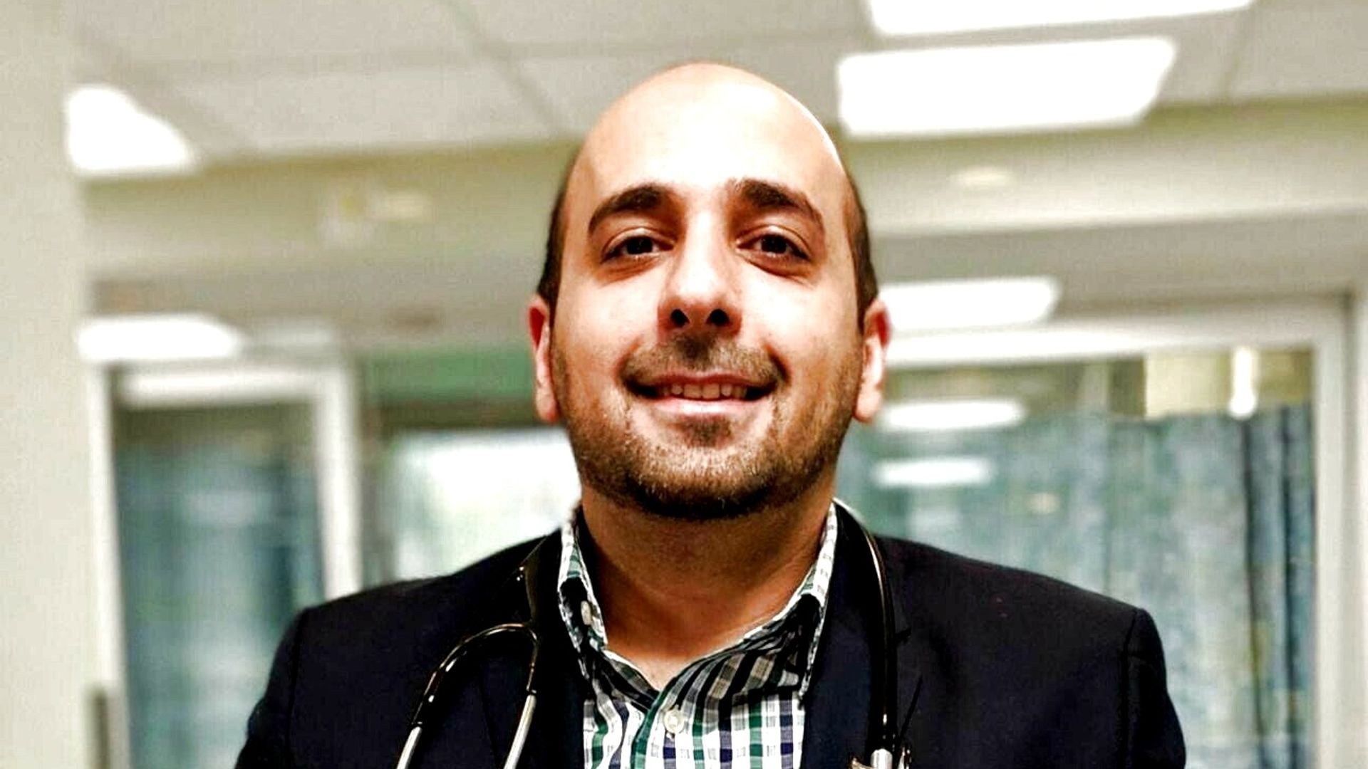 Deze Iraanse arts helpt gewonde demonstranten op afstand: 'Ik krijg gruwelijke berichten'