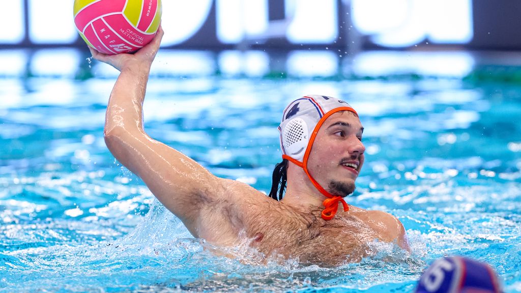 Rode kaart Israël helpt Nederland over dode punt op EK waterpolo