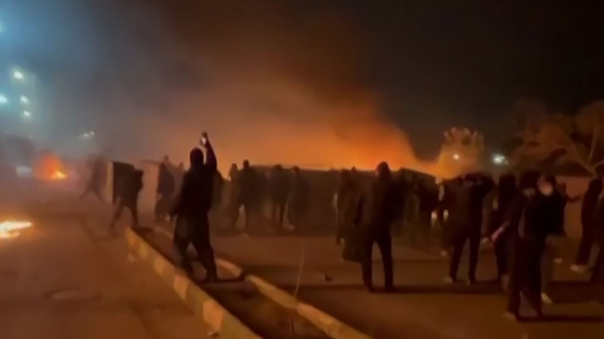 Vrees voor duizenden doden in Iran, Trump zegt dat hulp onderweg is