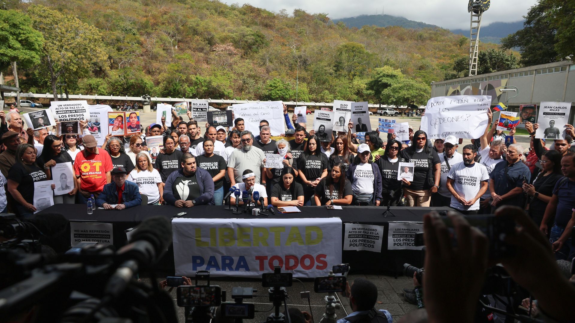 Venezuela claimt vrijlating honderden gevangenen, critici spreken van tientallen