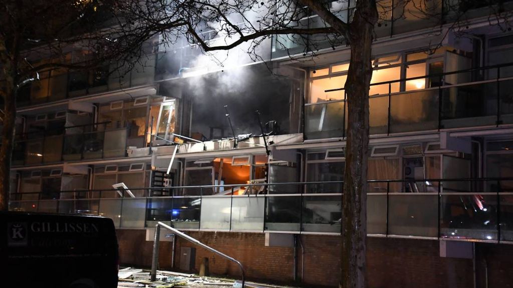 Foto: Grote brand in wooncomplex Vlissingen na explosie