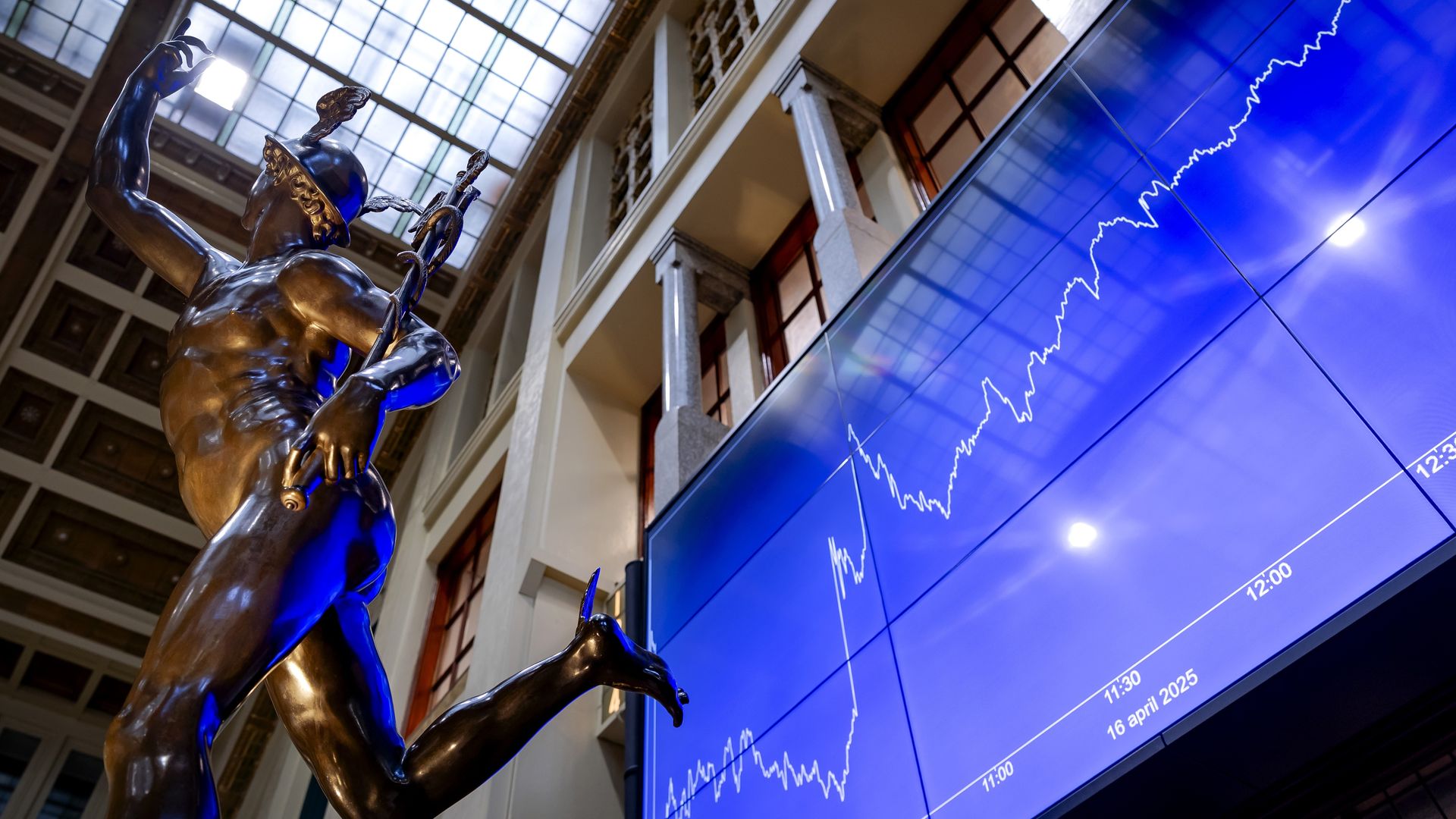 AEX doorbreekt grens van 1000 punten, tech-aandelen grote aanjager op beurs