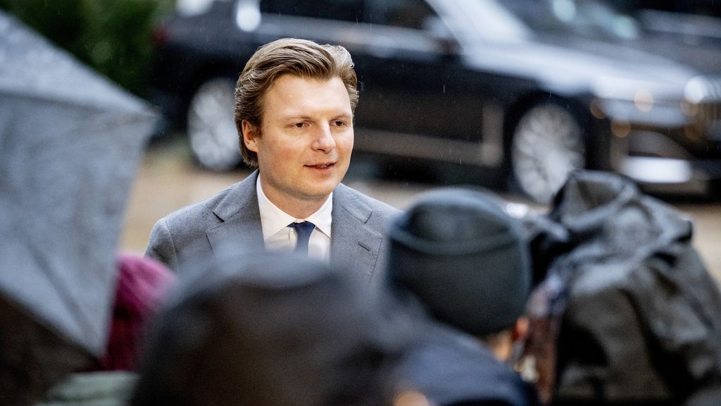 Defensieminister Brekelmans biedt in Hawija excuses aan voor bombardement