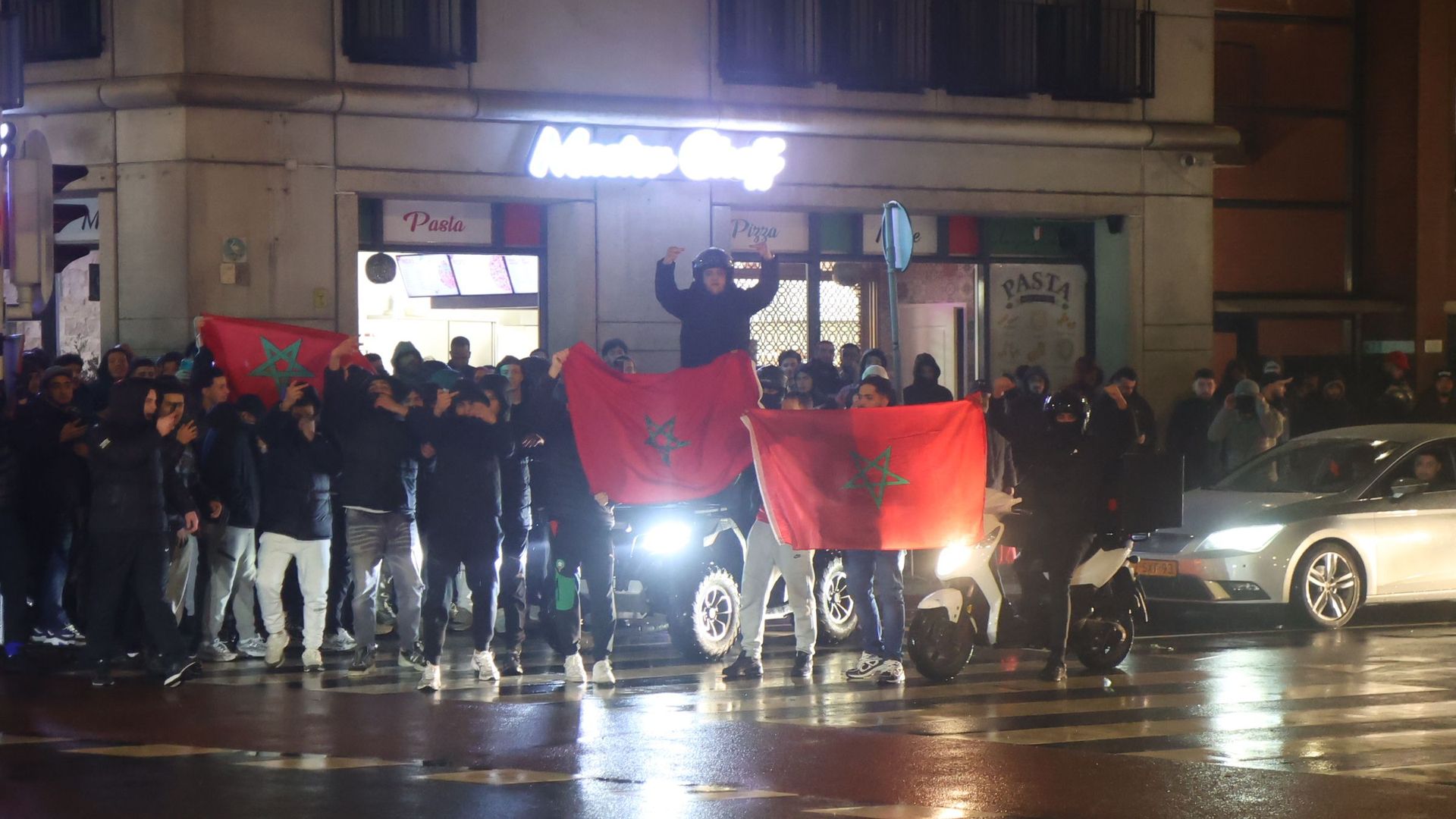 Feest in Schilderswijk na finaleplaats Marokko eindigt onrustig