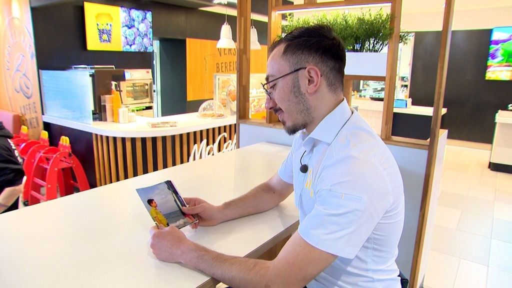 Foto: Mohamad vluchtte voor de oorlog in Syrië, vijf jaar later is hij restaurantmanager 