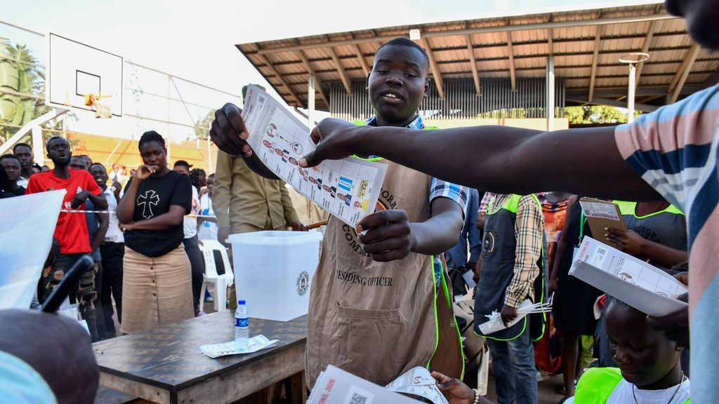 Foto: Oppositieleider Uganda na berichten over arrestatie: 'Ik ben gevlucht'