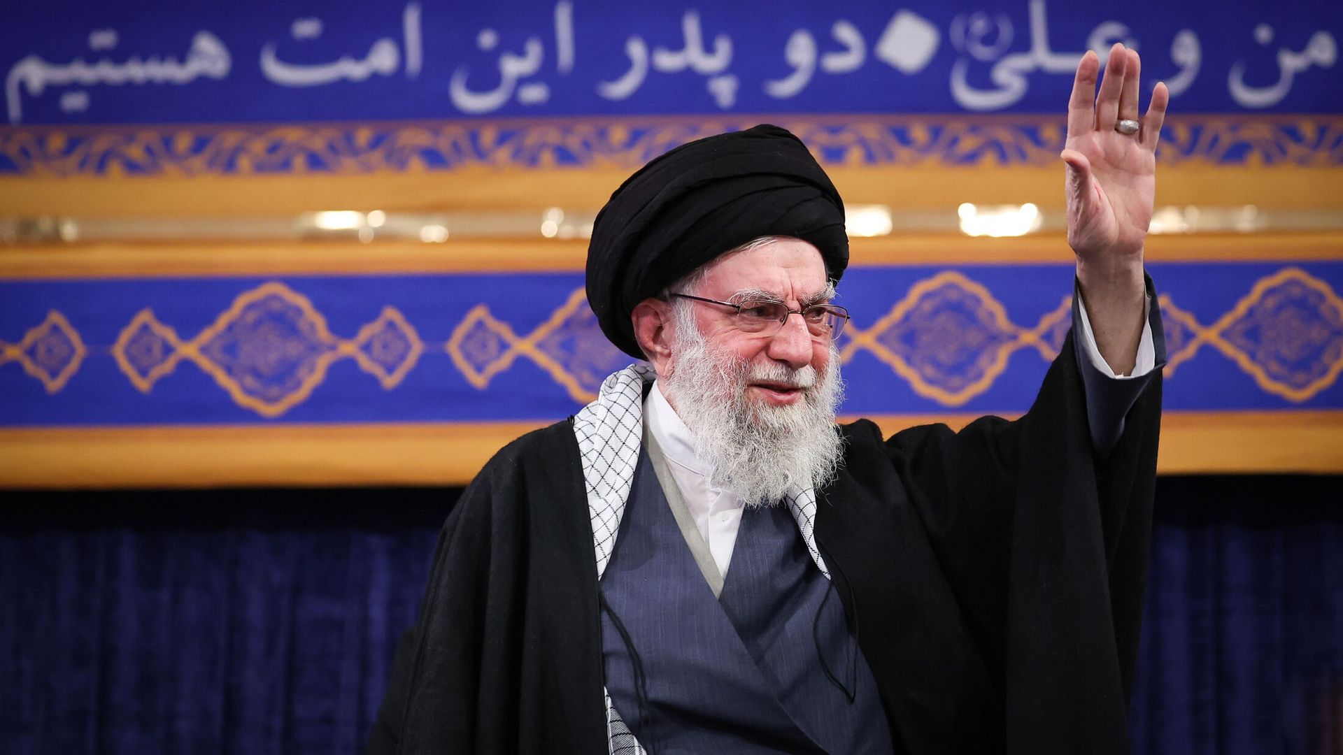 Ayatollah Khamenei erkent: duizenden doden bij protesten Iran