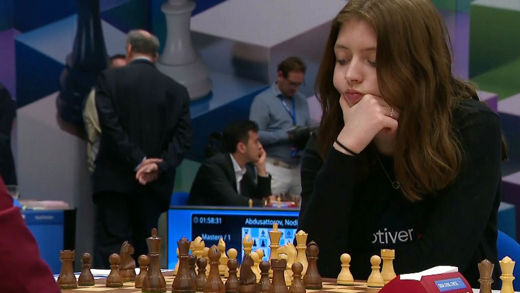 Schakers op Tata-toernooi worden steeds jonger: 19-jarige Roebers is al routinier