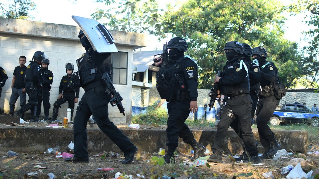Foto: Noodtoestand Guatemala na bendegeweld, acht agenten gedood in een weekend