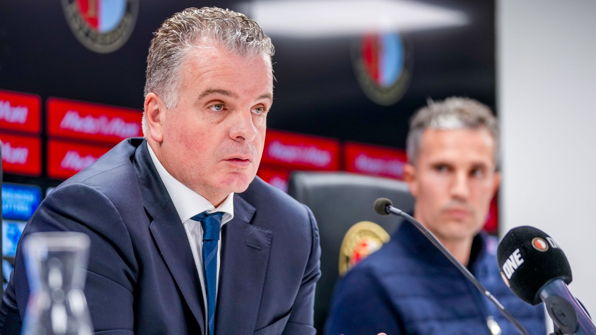 Feyenoord-directeur Te Kloese: ontslag Van Persie is niet aan de orde 
