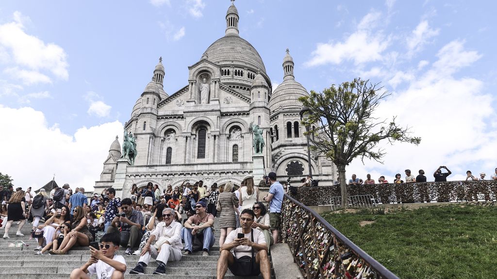Foto: Nonnen van de Sacré-Coeur in Parijs jarenlang mishandeld door moeder-overste