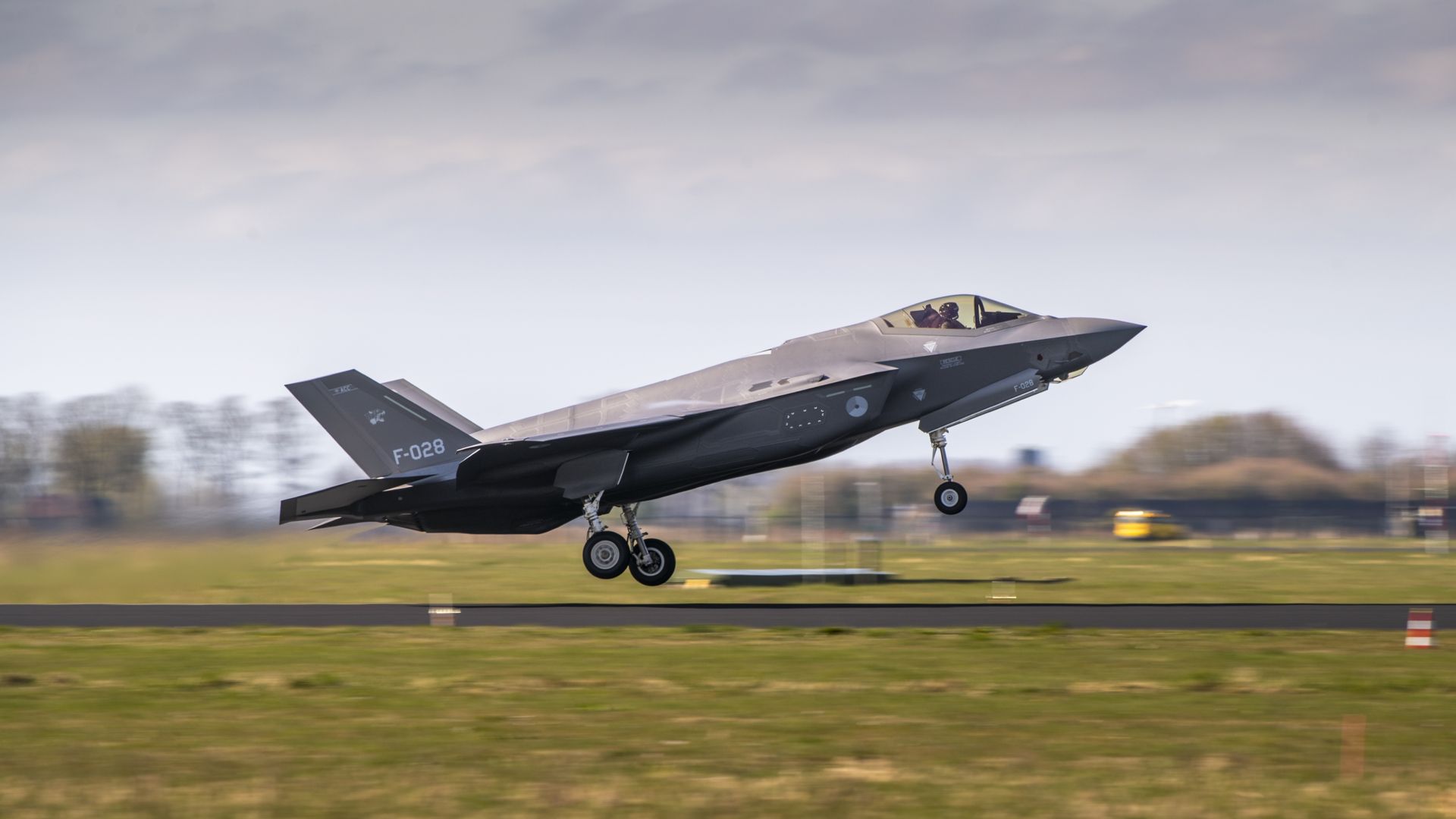 Luchtmacht gaat volgende week oefenen met F-35's op Schiphol
