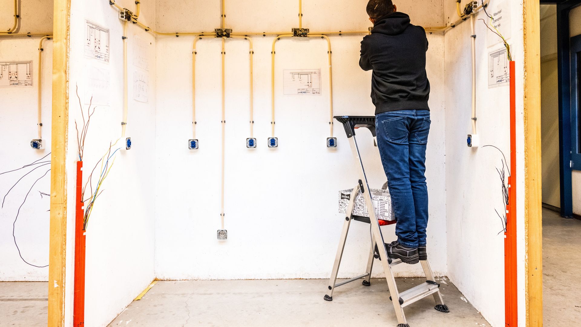 Gemeenten komen handen tekort en zoeken naar creatieve oplossingen