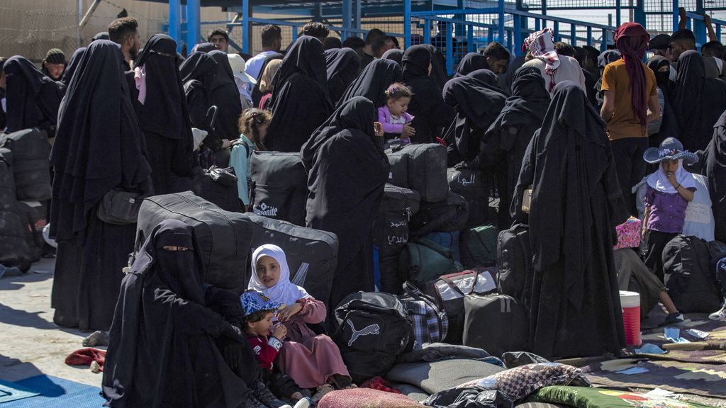 Foto: SDF weg uit kamp al-Hol, ontsnapping van IS-familieleden gemeld