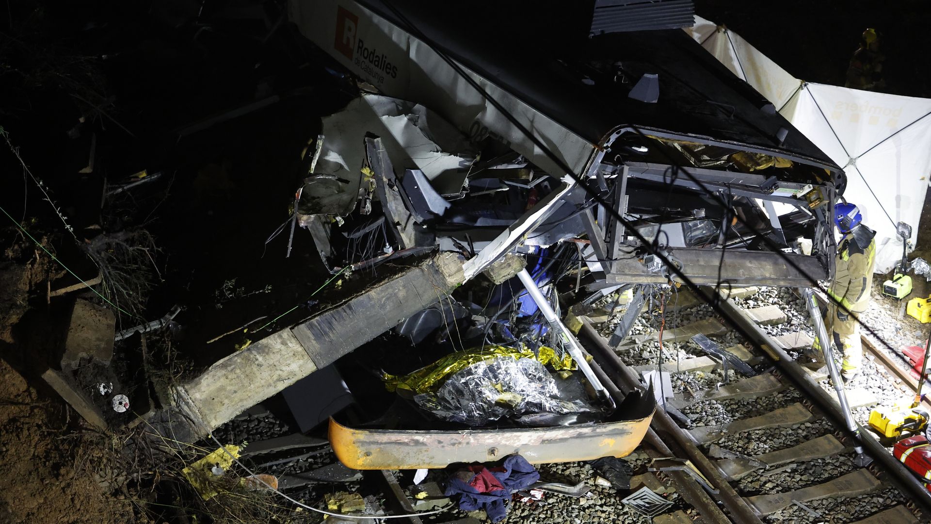 Machinist omgekomen en zeker 37 gewonden bij nieuw treinongeluk Spanje