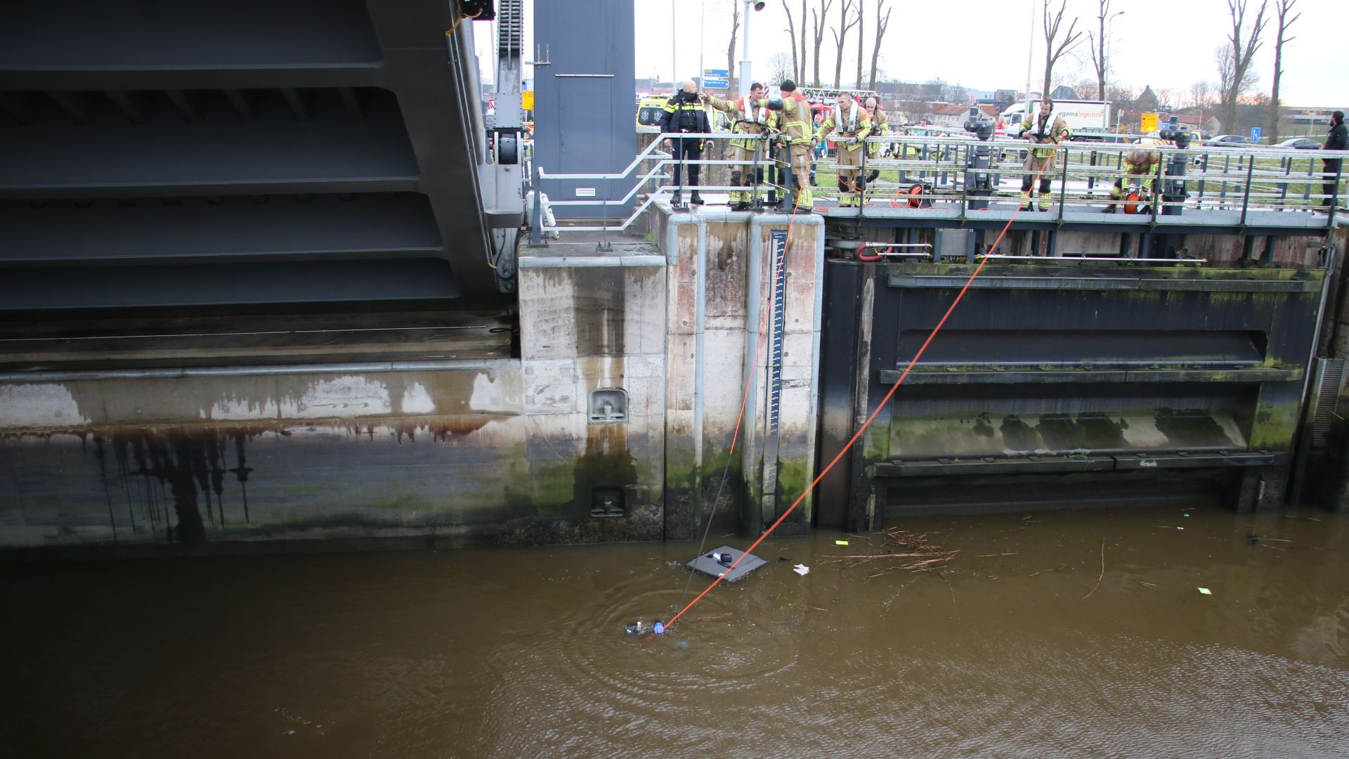 Bestuurder auto die in Gouda te water raakte overleden 