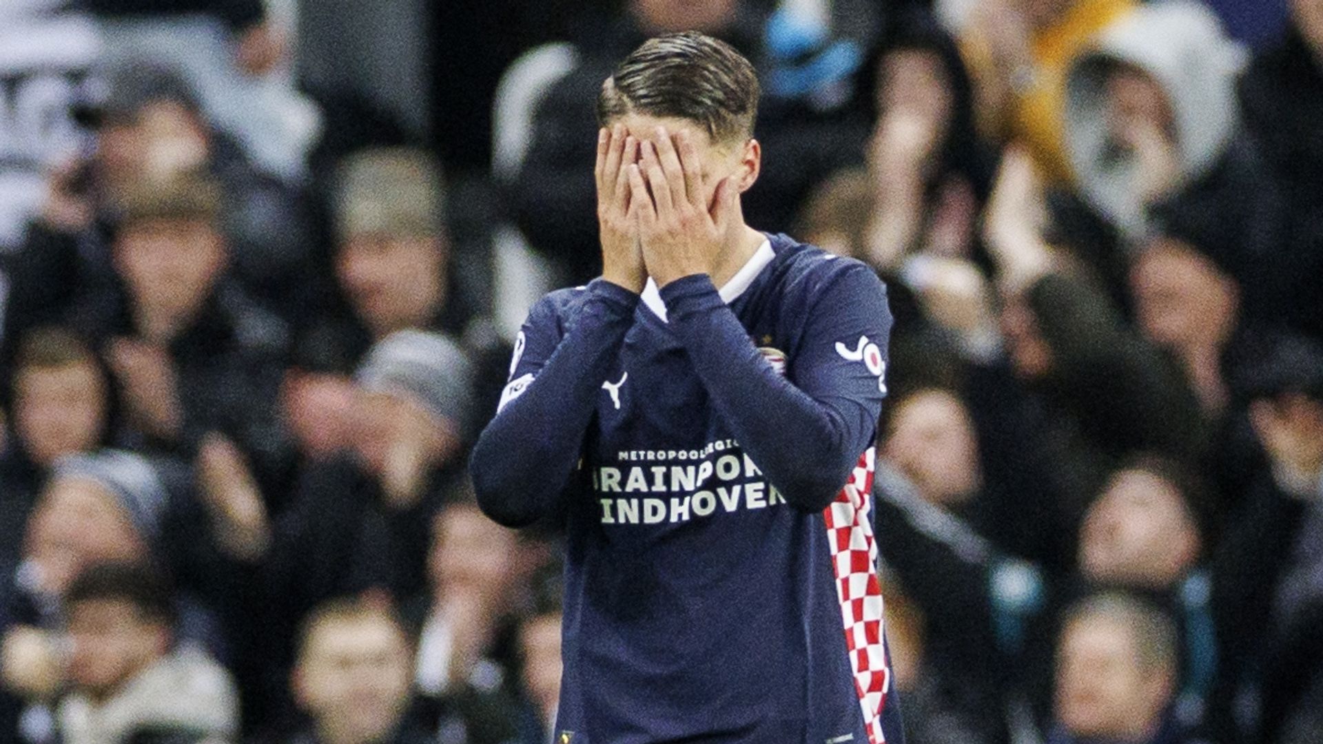 PSV verliest kansloos in Newcastle, kansen op Champions League-vervolg slinken