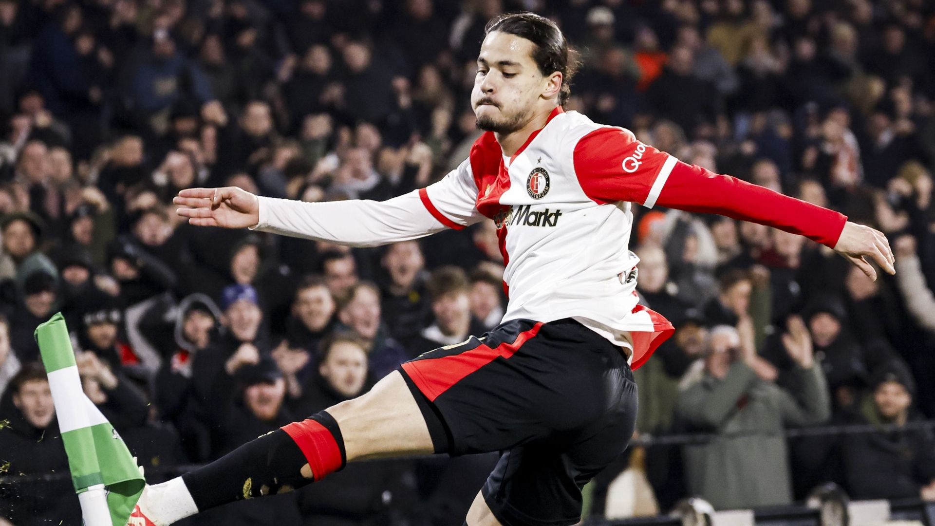 Feyenoord boekt na bewogen dagen broodnodige zege op Sturm Graz